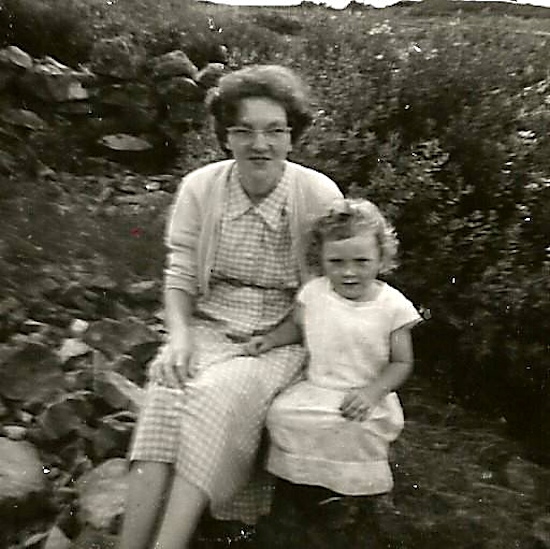 Neta Martin Dixon and her daughter Betty - Elliston - 1959