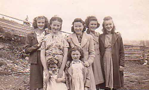 Josephine Pendergast, Loretta Morrissey, Geraldine Crane, Margaret Bruff, Marcella Morrisse c1945
