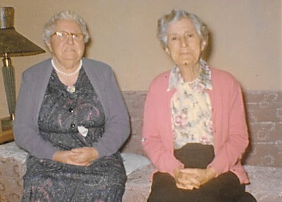 Thirsa Ann Horsfall & Leah Dampier (Bennett Sisters) - 1959
