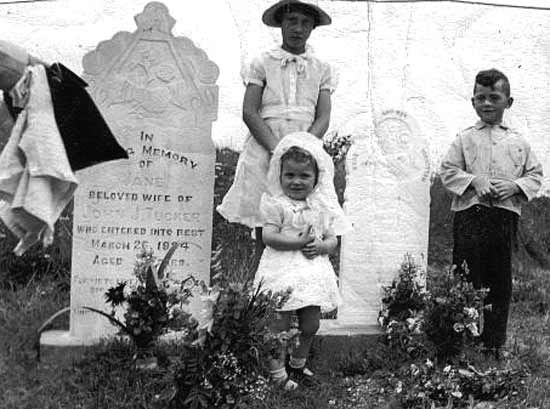 Henry Tucker's Childred; Vera, John & Joyce